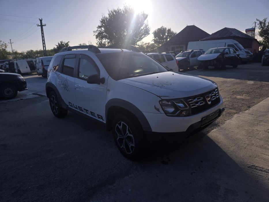 Dezmembrez Dacia Duster 1.5 dci 4x4 2015 volan stanga