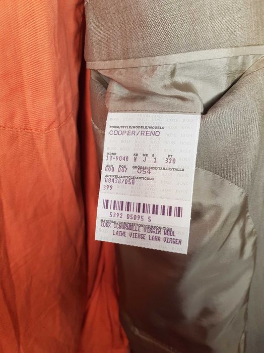 Hugo Boss Нов Оригинален мъжки костюм размер 44