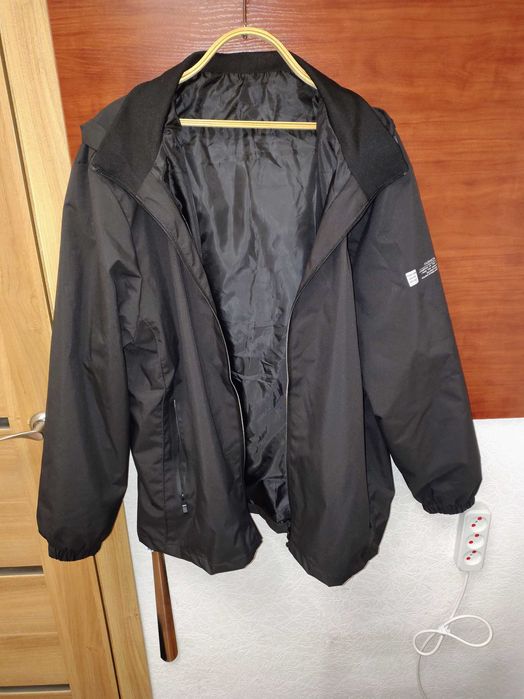 Продам ветровку, осень-весна