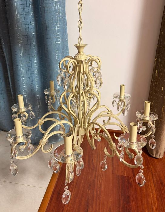 Продам люстру навесную