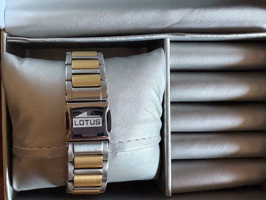 Дамски часовник Lotus