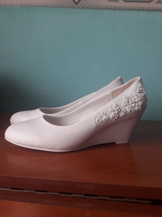 Туфли женские белые