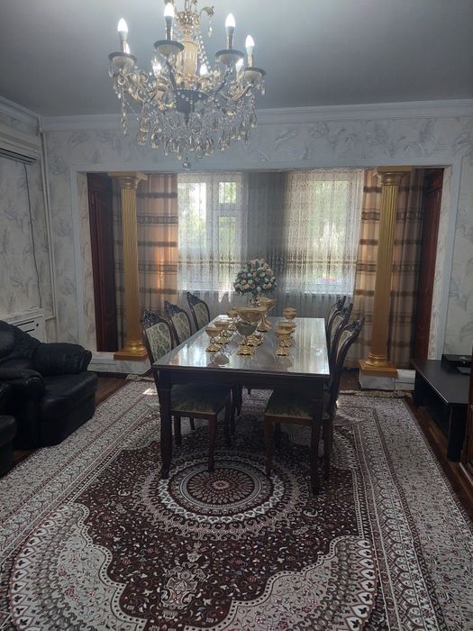 Квартира продаётся в центре.