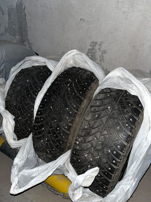 Продам шины 205/55/16 шипы