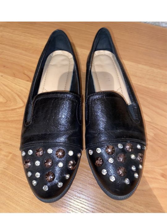 Продам школьные туфли