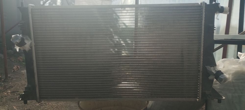 Радиатор - воден за Мазда 5 2009г 2.0 бензин