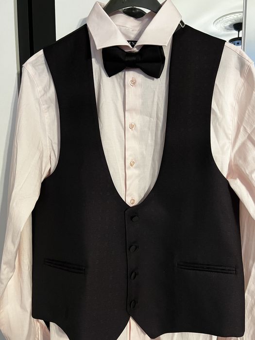 Абитуриентски костюм