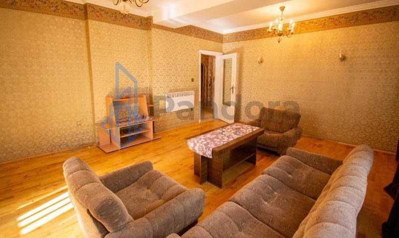 Дава се под наем Тристаен апартамент в София, Лозенец - 130 кв.м за 550 € - Снимка #1