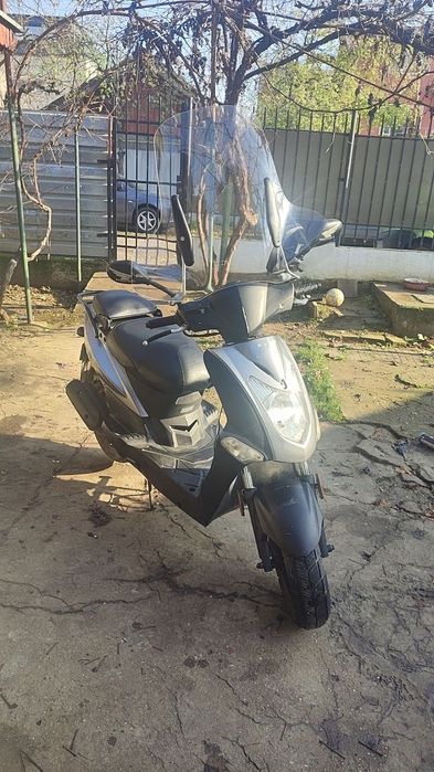 Scuter kymco fara permis