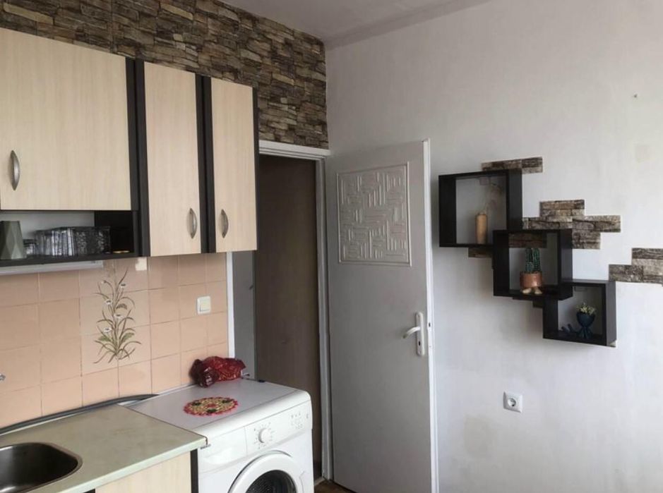 Дава се под наем Тристаен апартамент в Бургас, Лазур - 70 кв.м за 382.5 € - Снимка #4