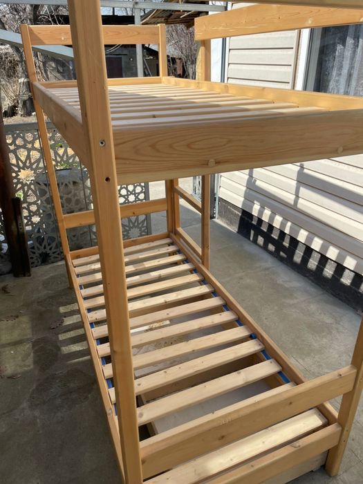 Кровать двух ярусная