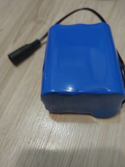 Батерия 12 волта за надуваем костюм