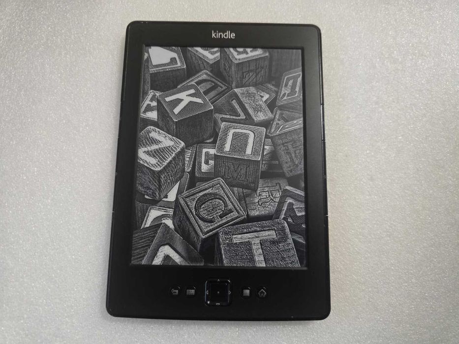 eBook Amazon Kindle 4 .gen 2gb 6 Inch Wifi D01100 - poze reale