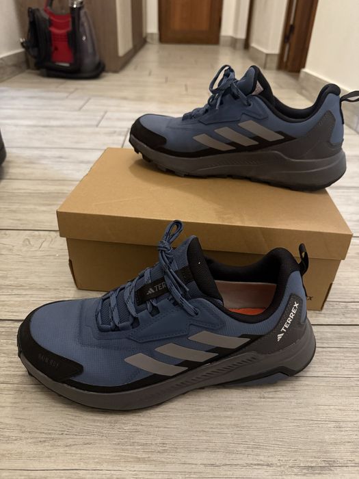 Нови обувки TERREX