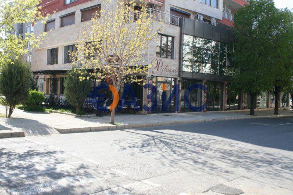 Продава се Заведение в Несебър - 450 кв.м за 1112 €/кв.м - Снимка #1