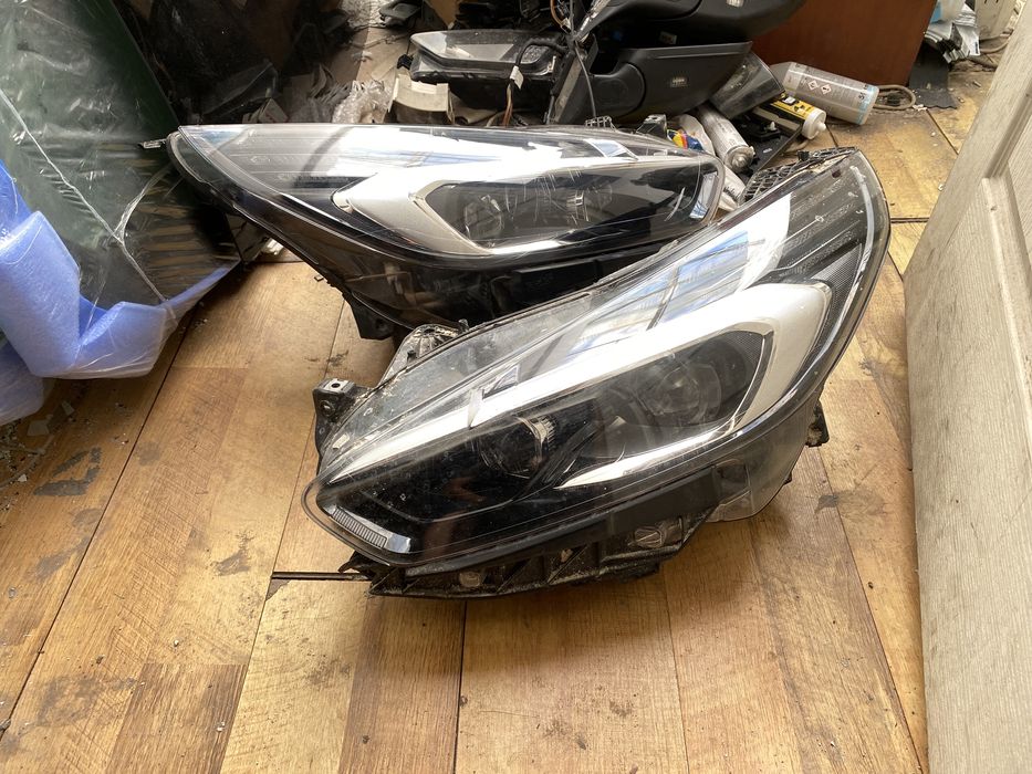 Far Ford S-Max 2 2015 - 2023 faruri dreapta stanga