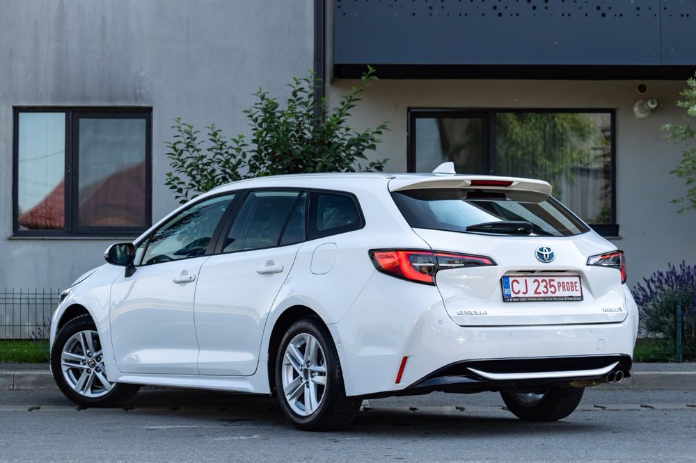Toyota corolla/ 2.0 B- Hibrid/Facelift /Garanție /Rate
