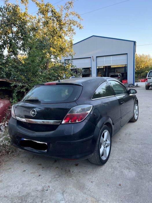 Opel Astra H  GTC 1.9 150