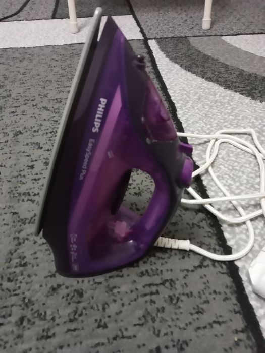 Продаеться  утюг  Филипс