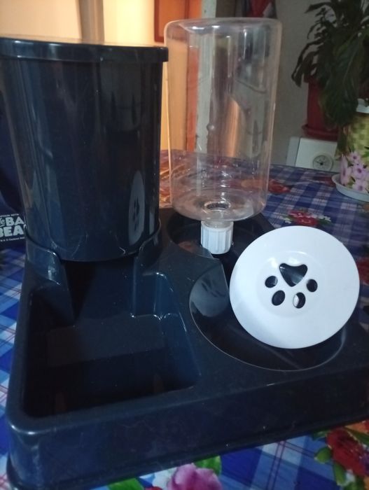 Автоматический корм для котов, кошек