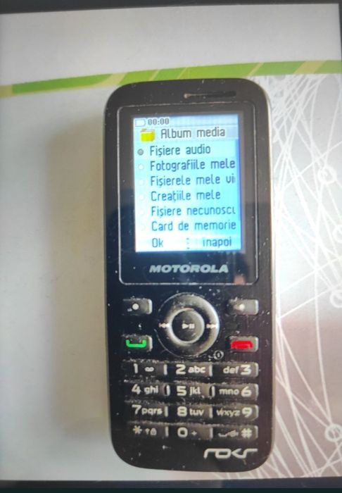 Telefon taste camera, robust, mic și foarte practic