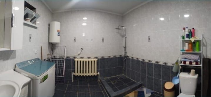 Ақжар 2 ден 4 бөлмелі үй сатылады.