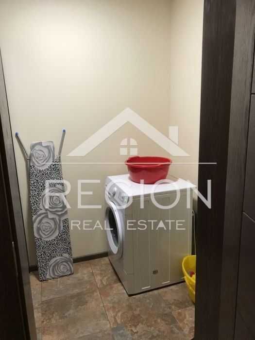 Дава се под наем Тристаен апартамент в Варна, Червен площад - 100 кв.м за 612 € - Снимка #12