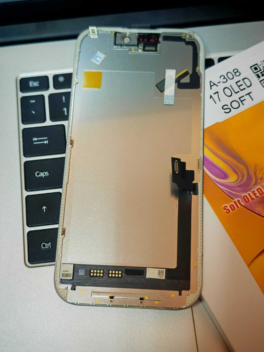 Soft Oled Съвместим LCD Дисплей за iPhone 17 /120Hz/ Черен / Гаранция