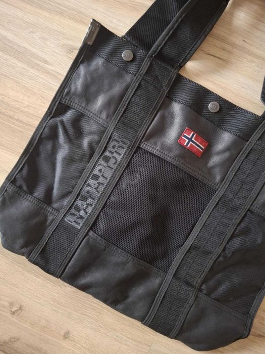 Нова чанта Napapijri, черна