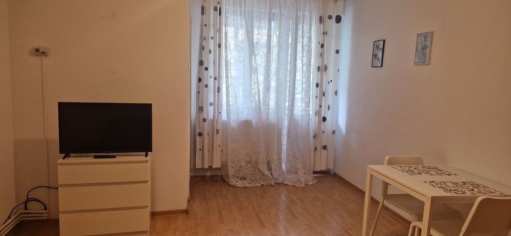 Ofer spre închiriere garsoniera confort.1