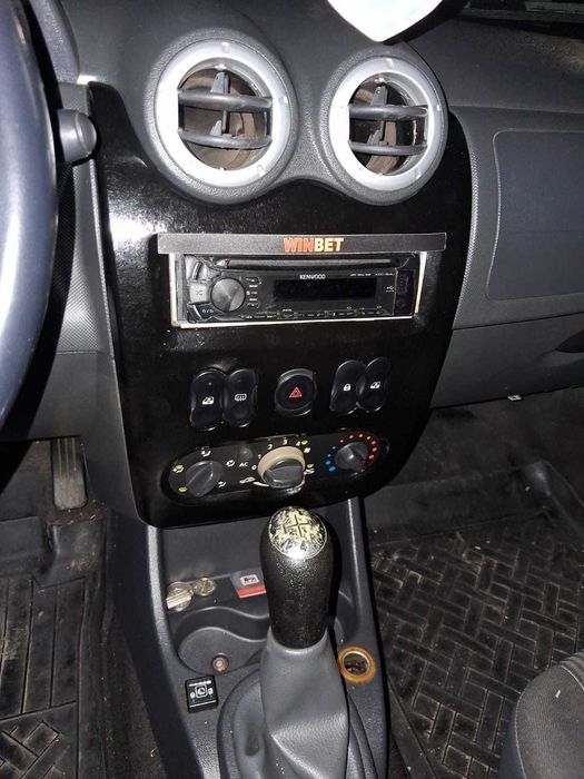 Vand Dacia logan 2010 benzina si gpl omologat