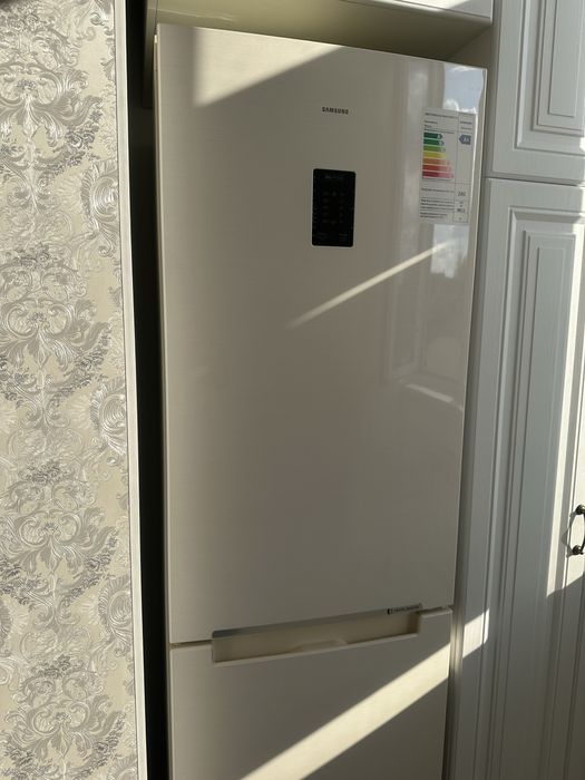 Продается холодильник Samsung No Frost