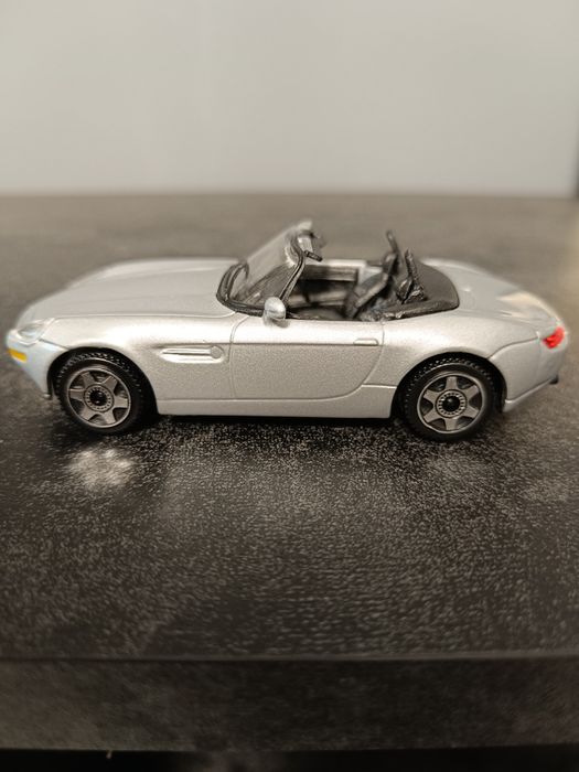 Bburago BMW Z8 .