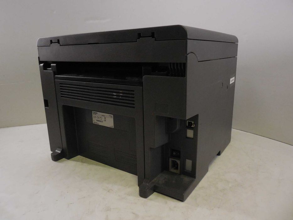 Принтер Hp 2035 + 2  картриджа и провода.