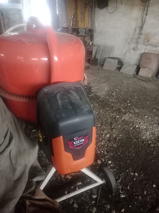 Продам б/у бетономешалку