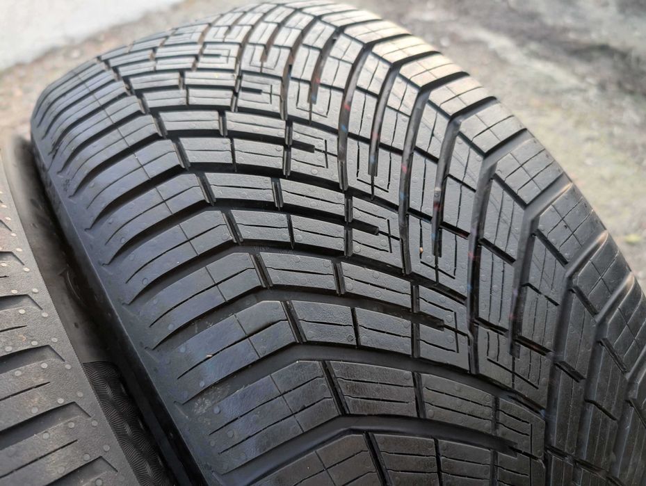 255/45 R19 • All Season • Continental AllSeasonContact ras