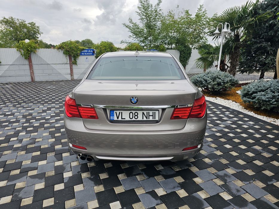 Autoturism - BMW 730   F01