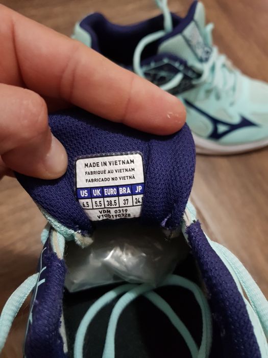 Vand adidasi de sala nr 38.5