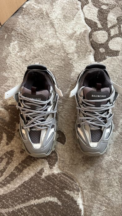 Balenciaga Track