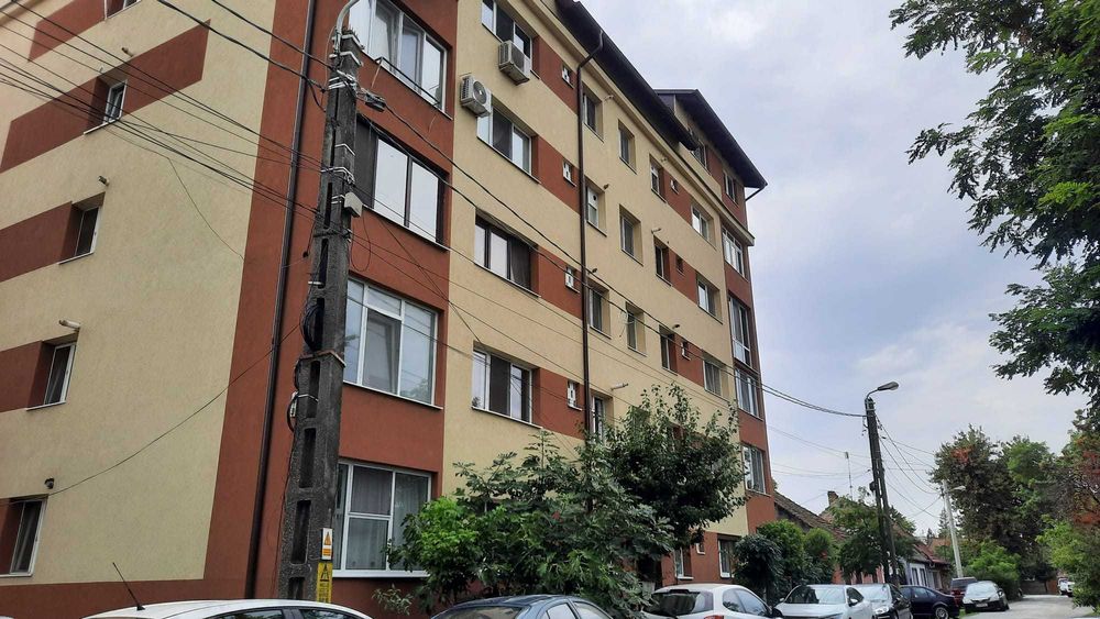 PROPRIETAR inchiriez garsoniera
