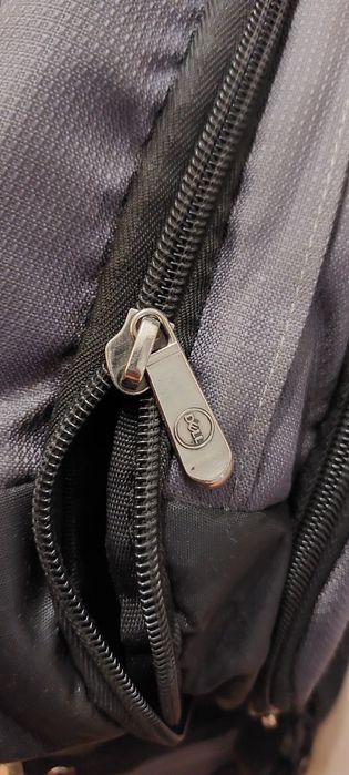 Vând rucsac laptop Dell 17 "