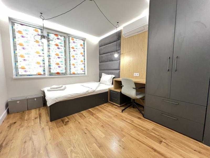 Дава се под наем Тристаен апартамент в Бургас, Център - 100 кв.м за 1275 € - Снимка #15