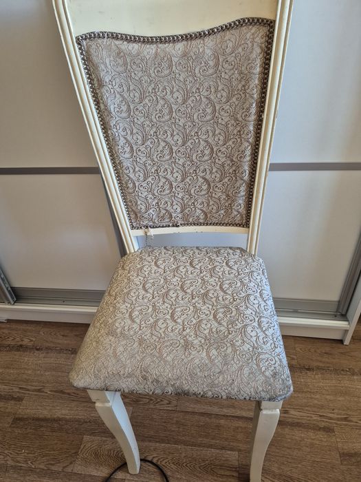 Продаю  кухонный стул