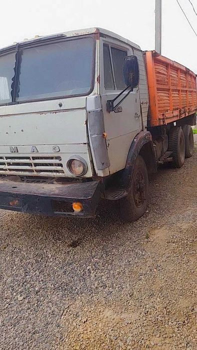 Kamaz sotiladi texnik holati yaxshi yurib turibdi