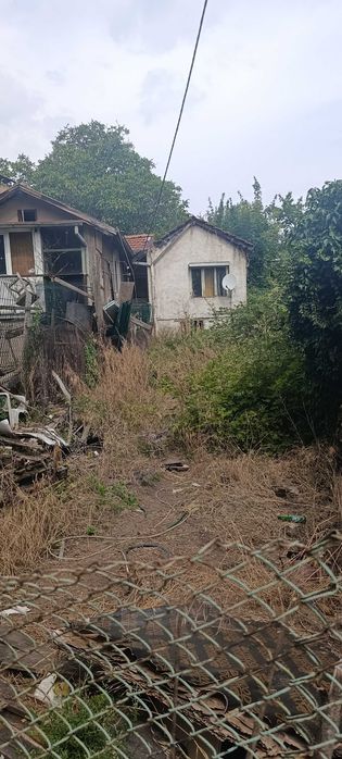 Продавам дворно място София Бояна