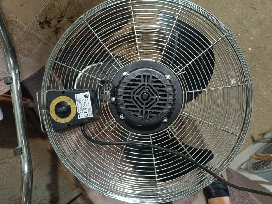 Ventilator electric