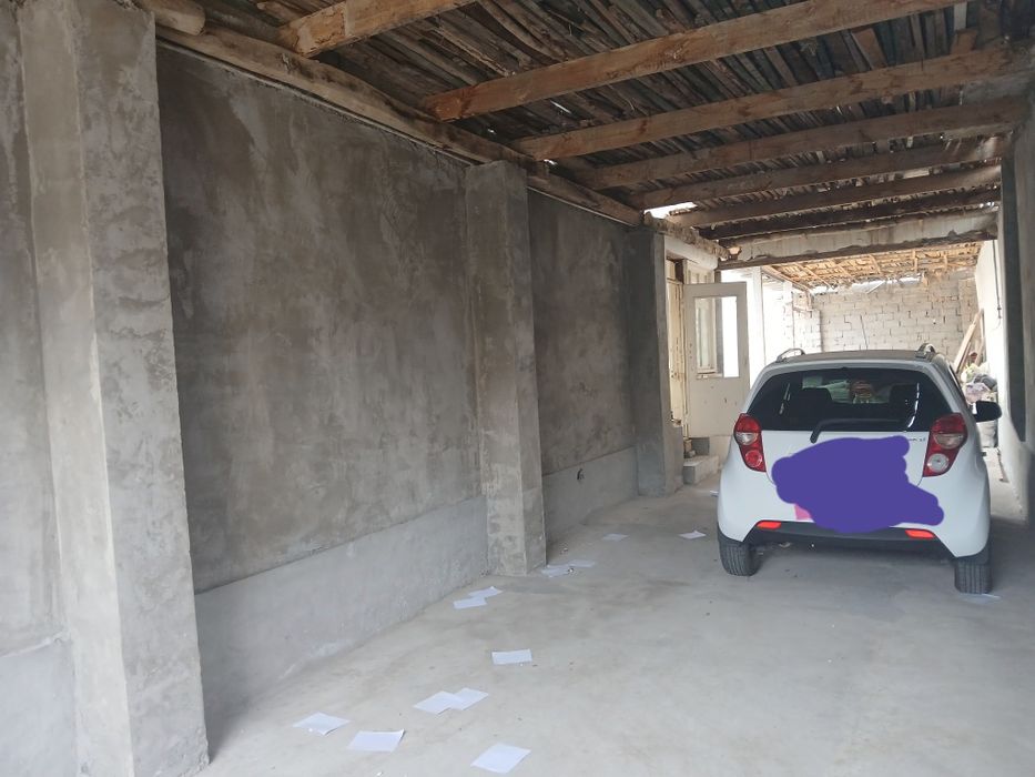 Uy sotiladi. Diydor mahallada. Zudlik bilan