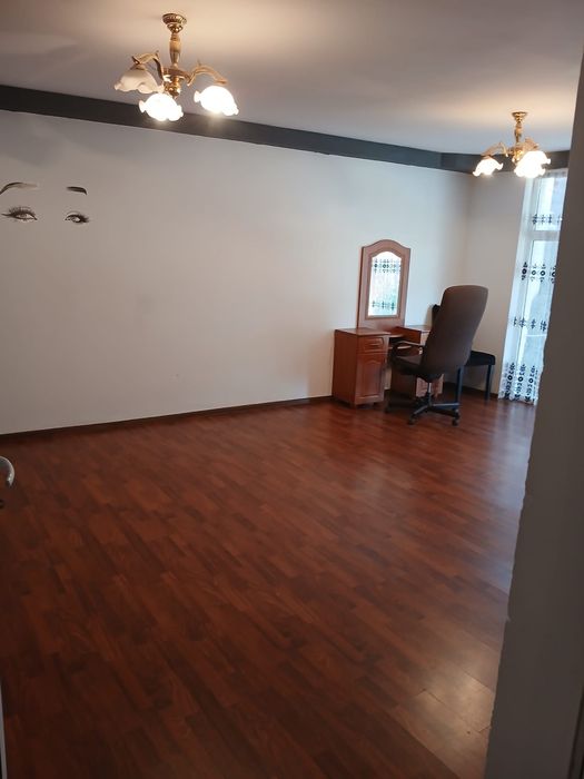 Casa de vanzare targu-jiu str.pandurașu nr1A la 3 minute distanta de centru