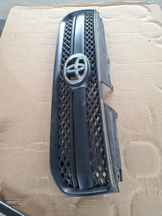 Grila radiator toyota rav 4 2005