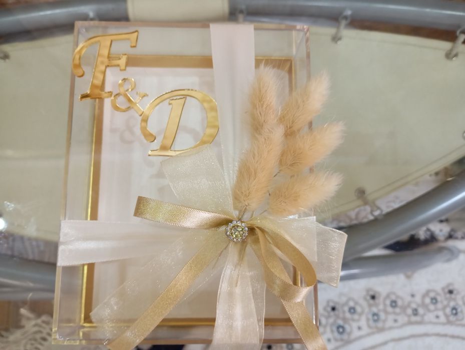 Подарочная коробка и коробочки